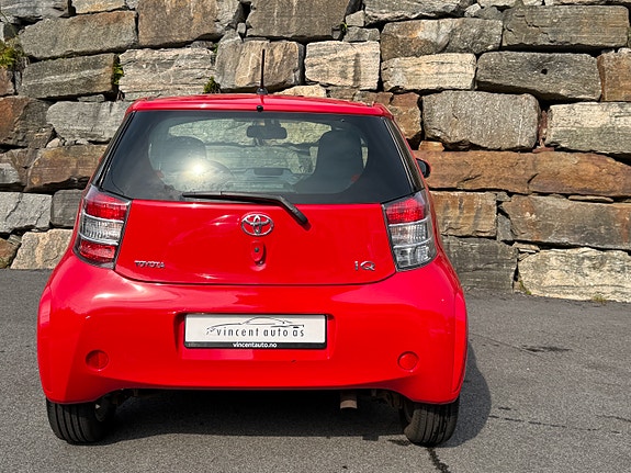 Toyota IQ 11 of 30