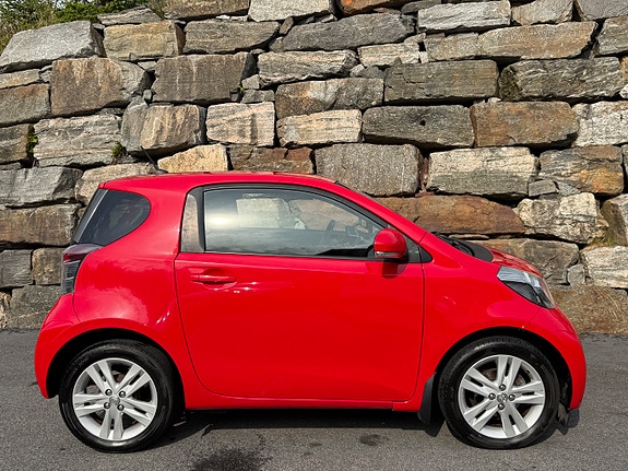 Toyota IQ 6 of 30
