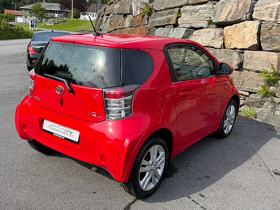 Toyota IQ 13 of 30