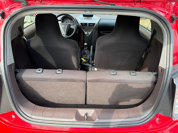 Toyota IQ 22 of 30