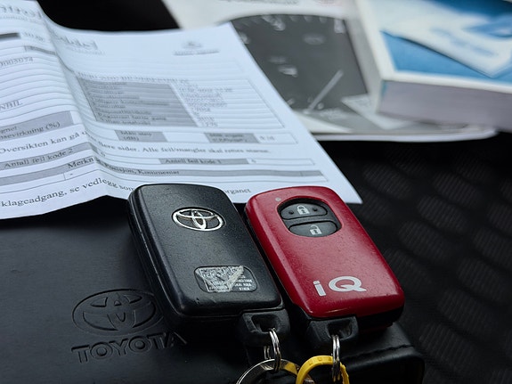 Toyota IQ 24 of 30