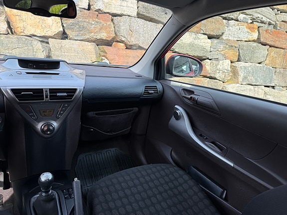 Toyota IQ 28 of 30