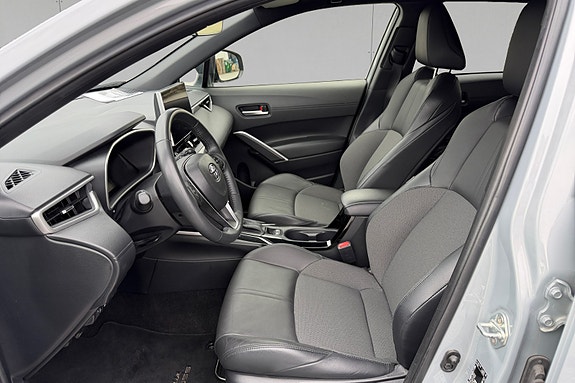 Toyota Corolla Cross 13 of 16