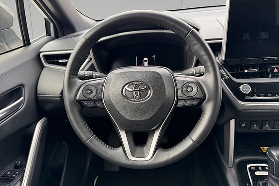 Toyota Corolla Cross 12 of 16