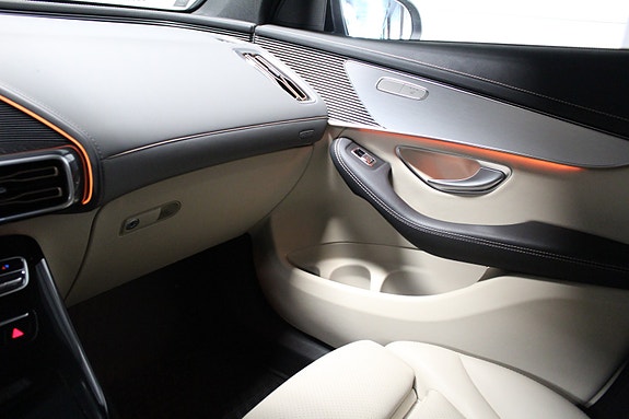 Mercedes-Benz EQC400 20 of 26