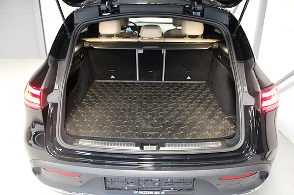 Mercedes-Benz EQC400 21 of 26