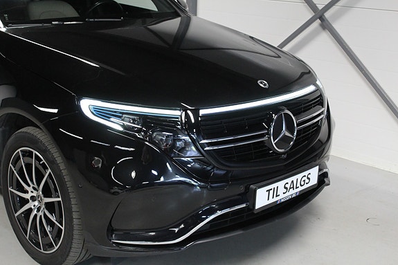 Mercedes-Benz EQC400 25 of 26