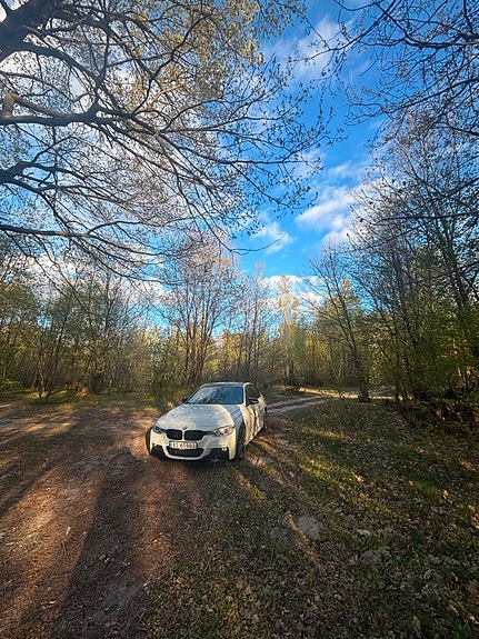 BMW 320d 3 of 16