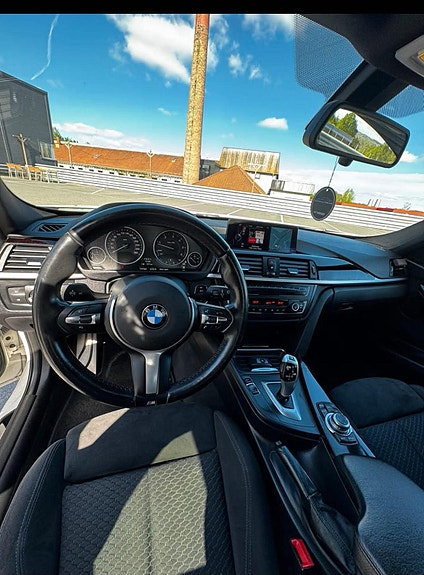 BMW 320d 12 of 16