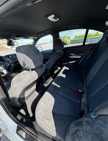BMW 320d 13 of 16
