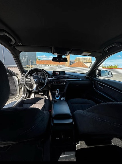 BMW 320d 14 of 16