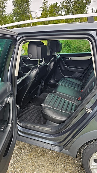 Volkswagen Passat 8 of 14