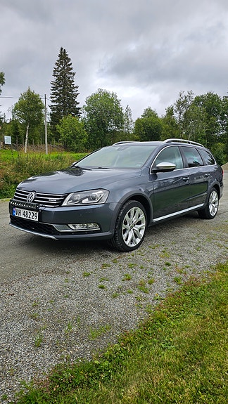 Volkswagen Passat 4 of 14