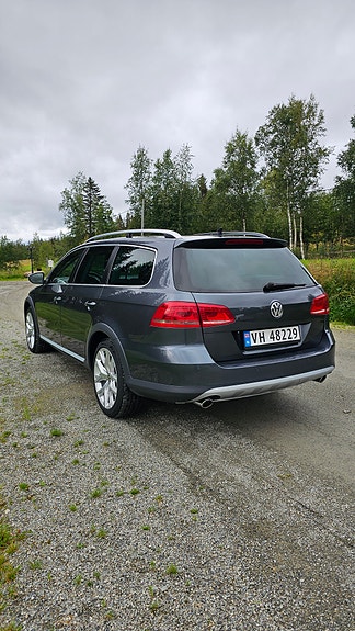 Volkswagen Passat 5 of 14