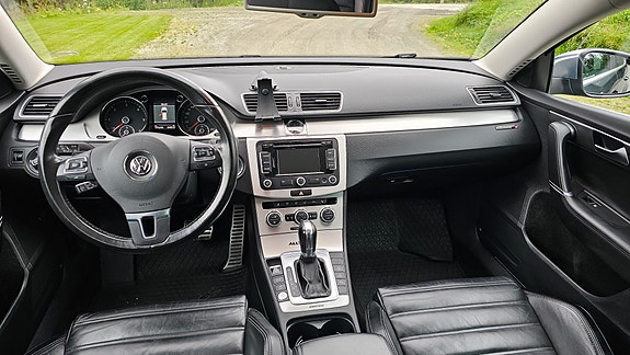 Volkswagen Passat 10 of 14
