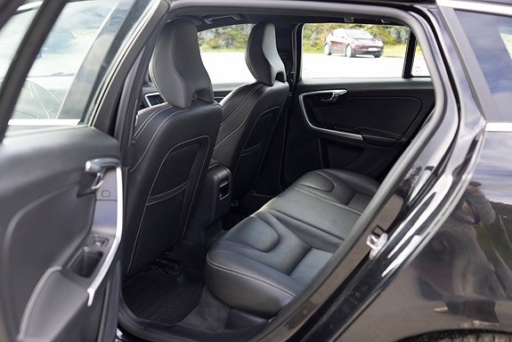 Volvo V60 11 of 15