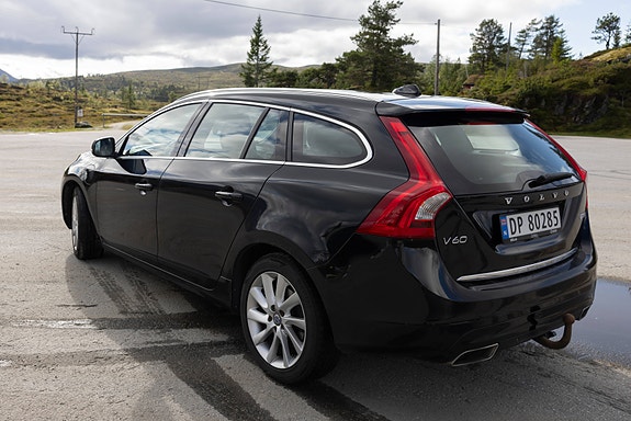 Volvo V60 4 of 15