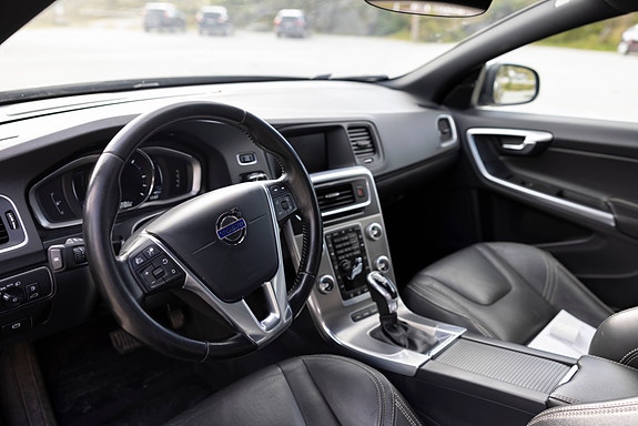 Volvo V60 8 of 15