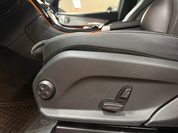 Mercedes-Benz GLC350 e 12 of 30