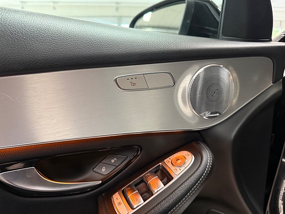 Mercedes-Benz GLC350 e 15 of 30