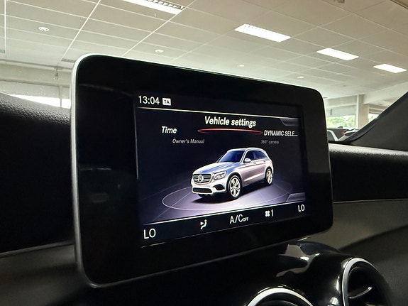 Mercedes-Benz GLC350 e 24 of 30