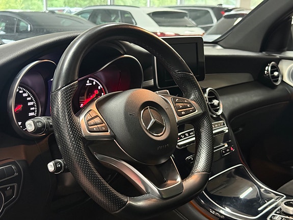 Mercedes-Benz GLC350 e 13 of 30