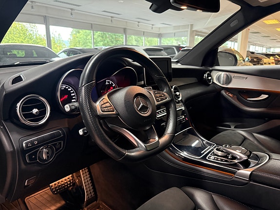 Mercedes-Benz GLC350 e 14 of 30