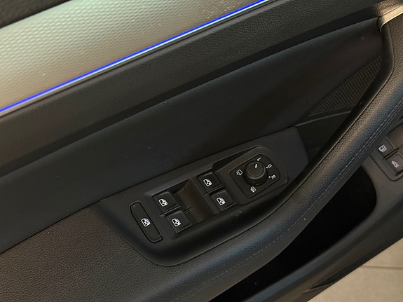 Volkswagen Passat 29 of 30