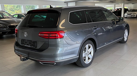 Volkswagen Passat 8 of 30
