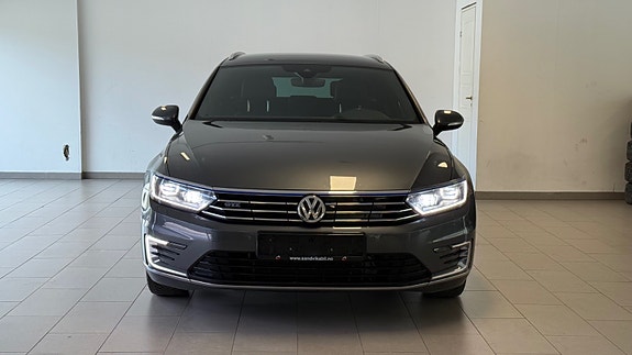 Volkswagen Passat 3 of 30