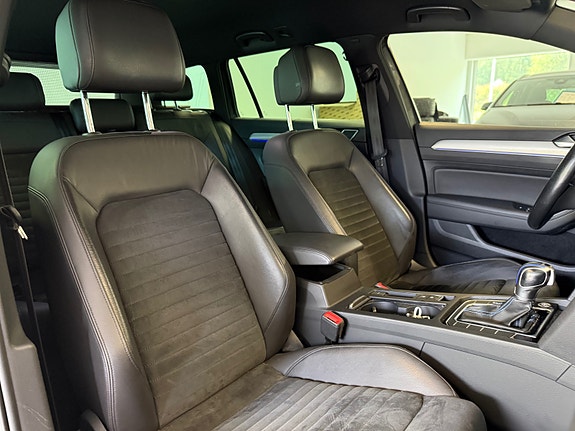 Volkswagen Passat 25 of 30