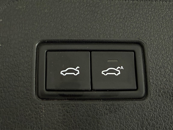 Volkswagen Passat 19 of 30