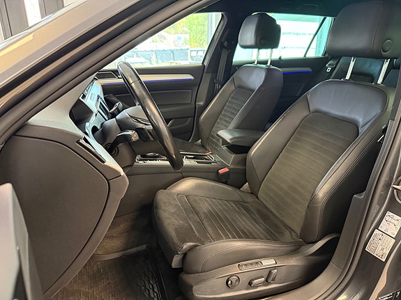Volkswagen Passat 11 of 30