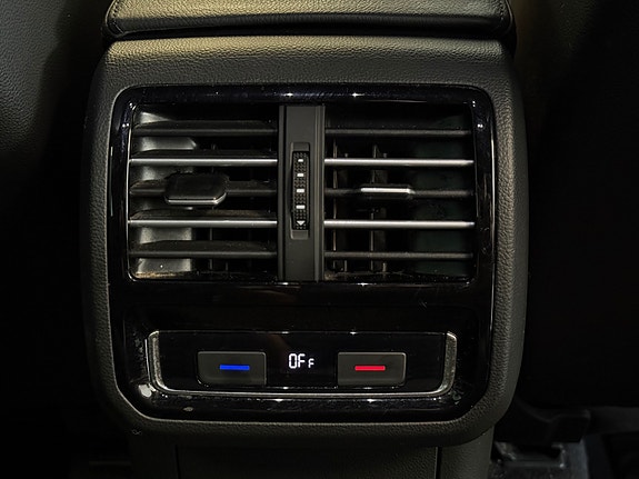 Volkswagen Passat 27 of 30