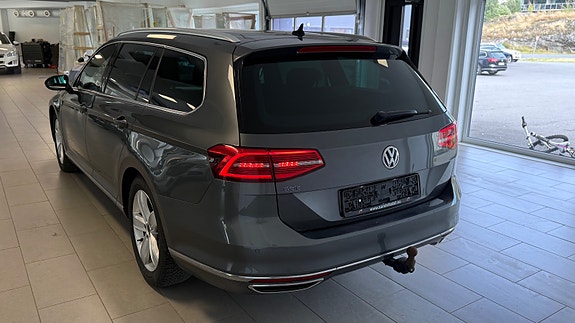 Volkswagen Passat 6 of 30