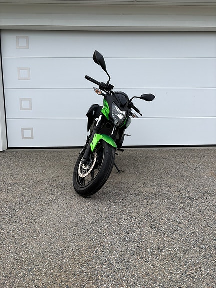 Kawasaki Z 125 9 of 24