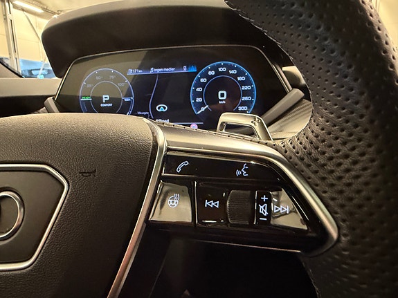 Audi e-tron GT 29 of 30
