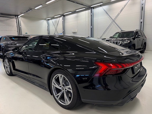Audi e-tron GT 4 of 30