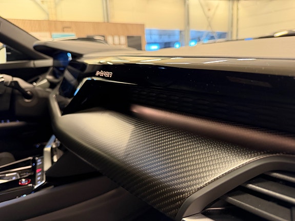 Audi e-tron GT 23 of 30