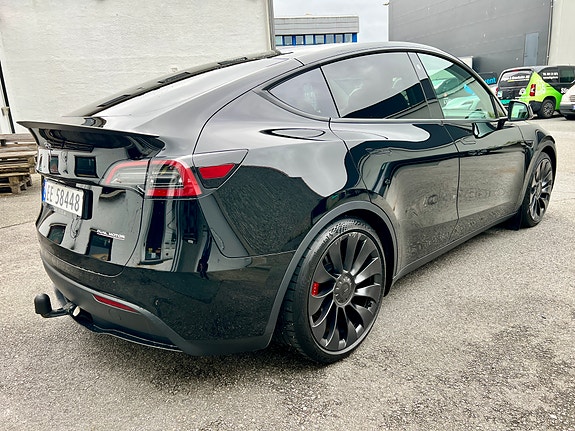 Tesla Model Y 7 of 22