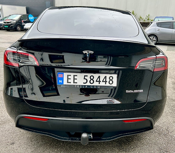 Tesla Model Y 8 of 22