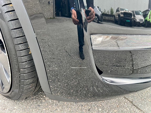 Tesla Model Y 3 of 22