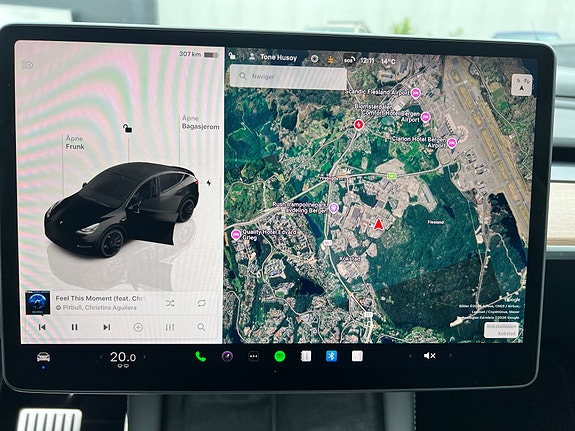 Tesla Model Y 17 of 22