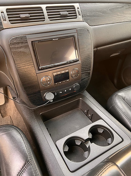 Chevrolet Suburban 6 of 17