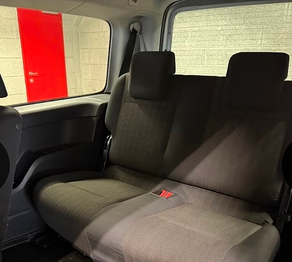 Volkswagen Caddy Maxi 9 of 19