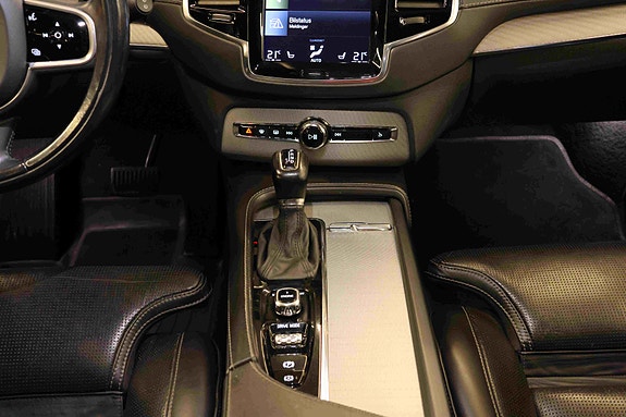 Volvo XC90 23 of 30