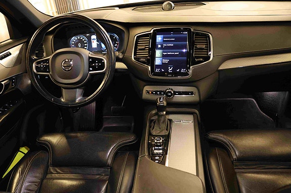 Volvo XC90 19 of 30