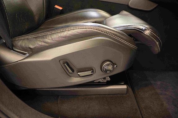 Volvo XC90 13 of 30