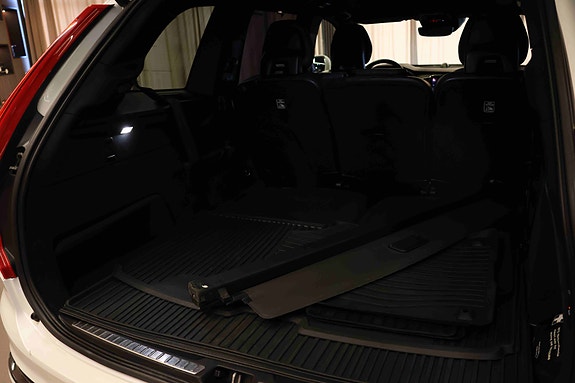 Volvo XC90 24 of 30