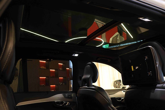 Volvo XC90 17 of 30